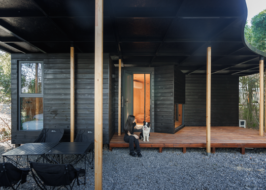 The Ultimate Guide to Pet-Friendly Log Cabins: Flooring, Safety, and Smart Design for Your Furry Friends