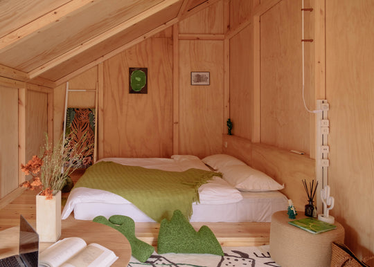 Small Space, Big Impact: Modern Minimalist Interiors for Log Cabins