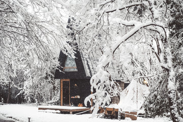 How to Keep Your Log Cabin Warm in Winter Without Heating: 5 Passive Warming Tips